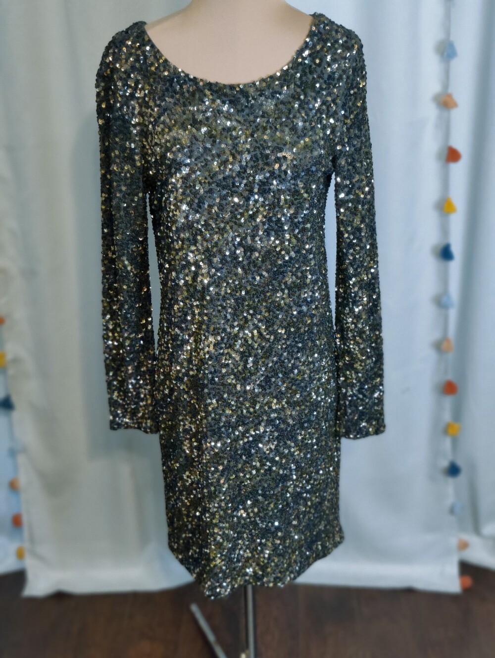Haute Hippie sequins on sequins Encrusted body hugging Mini Dress Pop Over Chic